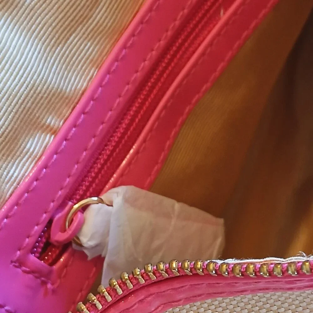 NWT Victoria Secret Cream & Barbie Pink Zippered Handbag - Picture 10 of 11
